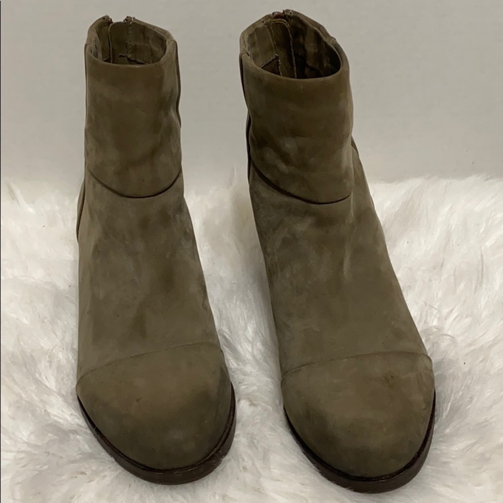 gray sixth avenue boots size 7.5
